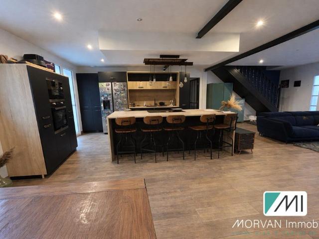 Maison de 6 chambres de luxe en vente à Le Mesnil Saint Denis, France