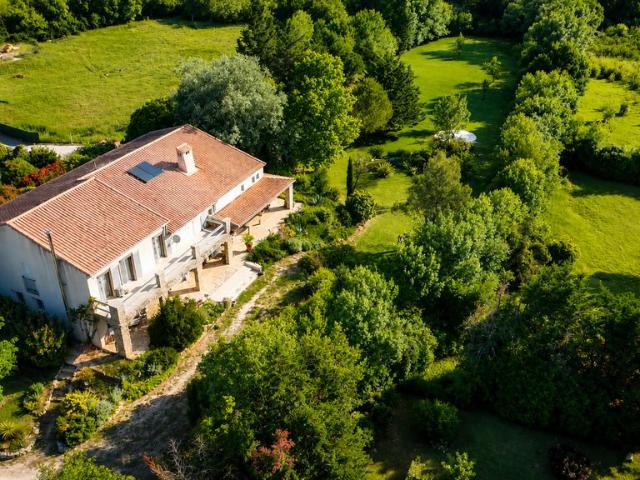 Maison de 6 chambres de luxe en vente à Saussines, Occitanie