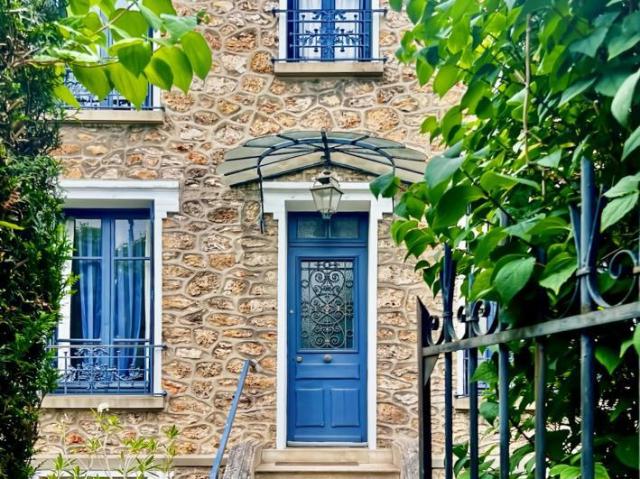 Charmante maison en meulière de 6 pièces avec jardin arboré