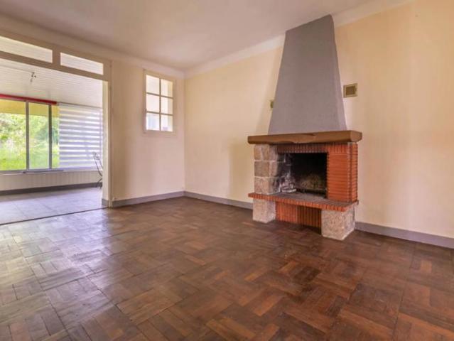 Maison 6 pièces avec grand garage Louée