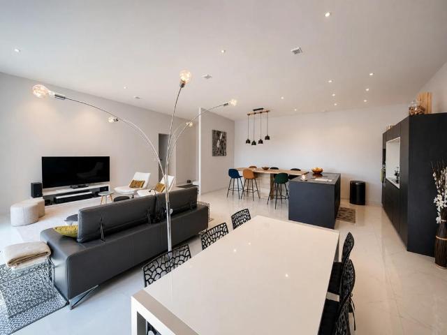Villa Haut de gamme de 167 m² avec terrain de 4800 m2 à Villespy