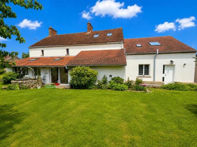 Maison de 6 pièces de 196 m² à Aubepierre Ozouer le Repos