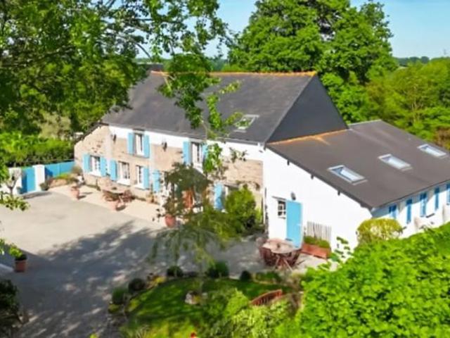 Maison de 7 pièces de 235 m² à Le Mené