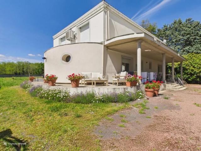 Maison spacieuse à Naintré avec jardin clos