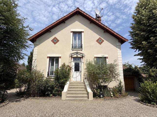 Maison de 6 pièces de luxe en vente à Mareuil lès Meaux, Île de France