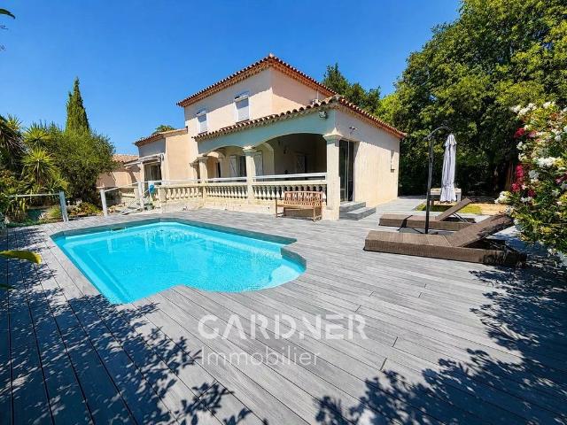 Maison de 6 pièces de luxe en vente à Marseille, France