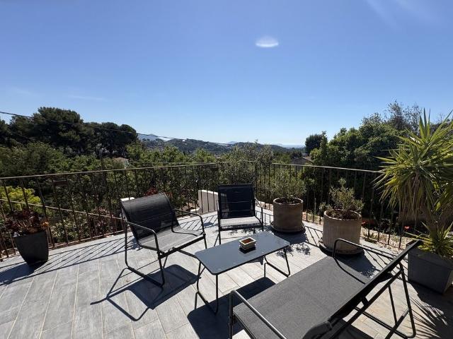 Maison de 6 pièces de luxe en vente à Ollioules, Provence Alpes Côte d'Azur