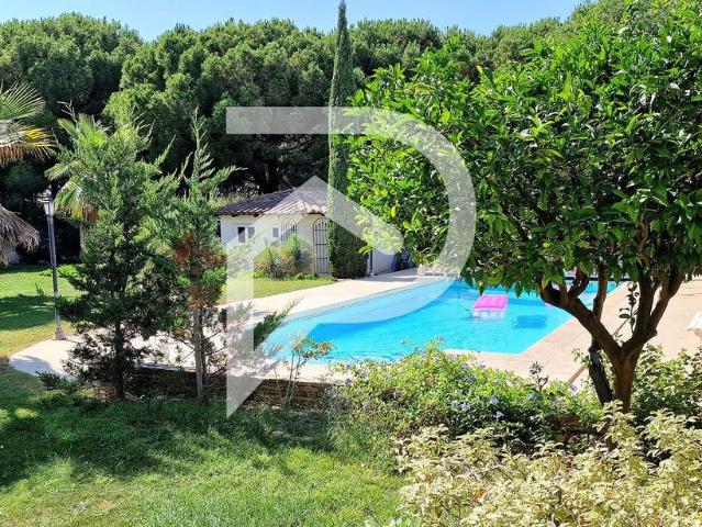 Maison de 6 pièces de luxe en vente à Agde, France