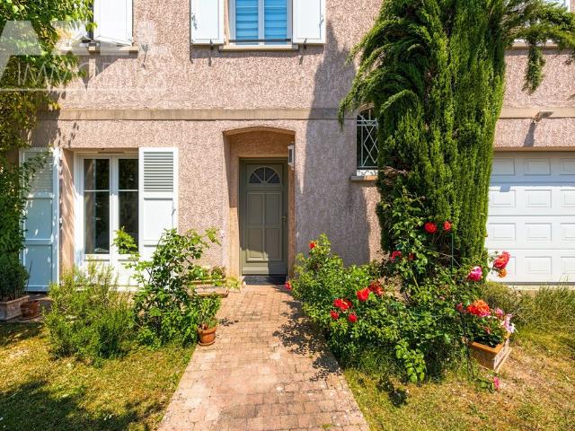 Maison de 6 pièces de luxe en vente à Bois d'Arcy, Île de France