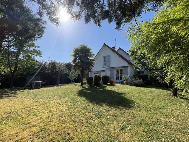 Maison de 6 pièces de luxe en vente à Brunoy, France
