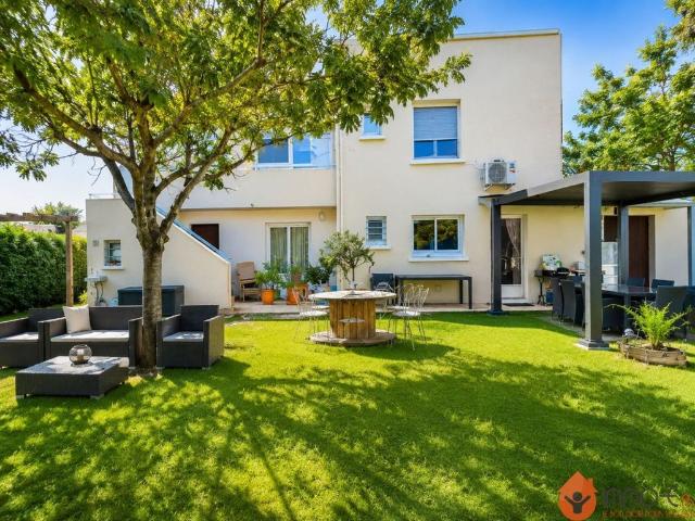 Maison de 6 pièces de luxe en vente à Cestas, France