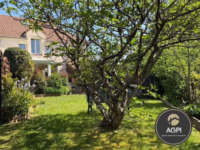 Maison de 6 pièces de luxe en vente à Châteaufort, France