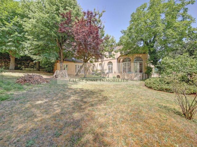 Maison de luxe de 6 pièces en vente à Chatou, Île de France