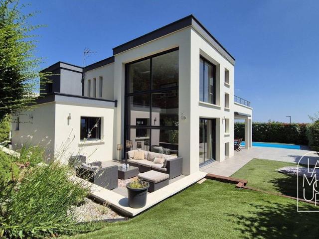 Maison de 6 pièces de luxe en vente à Daix, Bourgogne Franche Comté