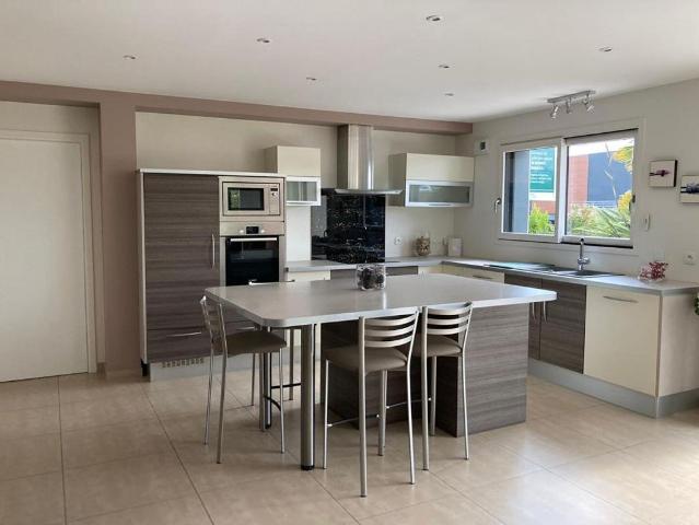 Maison de 6 pièces de luxe en vente à Dinan, France