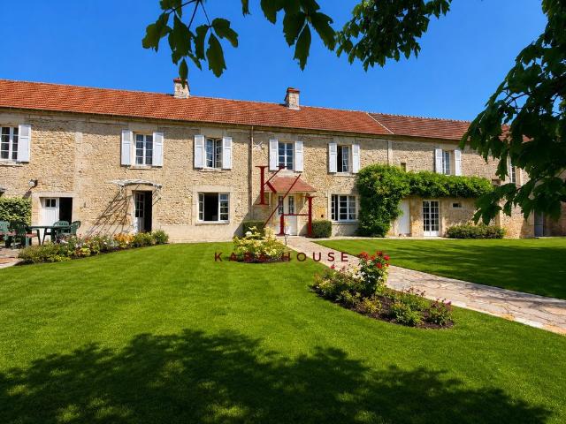 Maison de 6 pièces de luxe en vente à Hérouvillette, Normandie