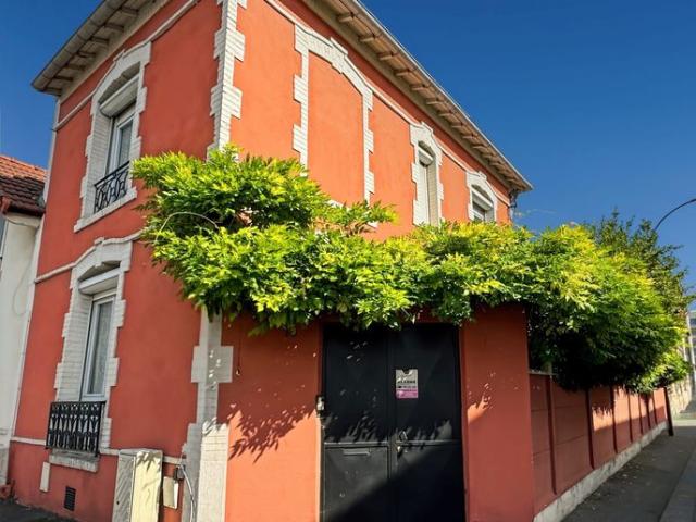 Maison de 6 pièces de luxe en vente à Ivry sur Seine, Île de France