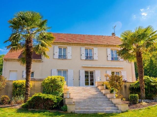 Maison de 6 pièces de luxe en vente à Jambville, Île de France