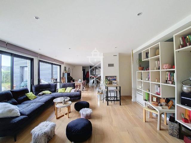 Maison de 6 pièces de luxe en vente à Kervignac, France