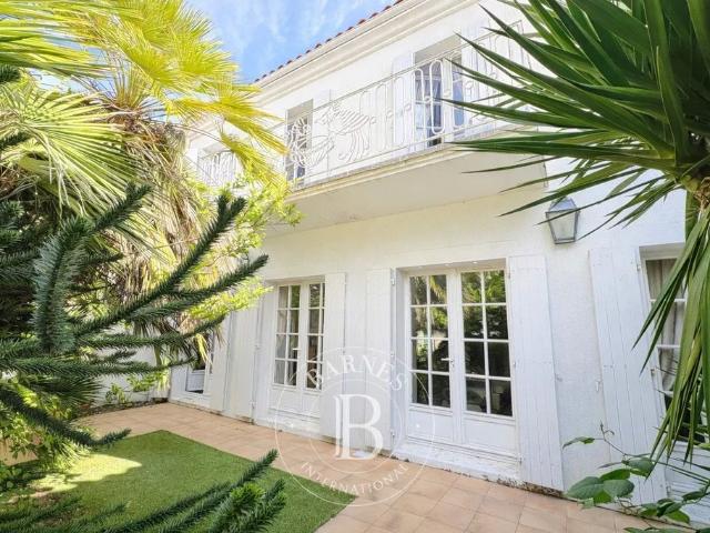 Maison de 6 pièces de luxe en vente à La Flotte, Nouvelle Aquitaine