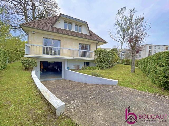 Maison de 6 pièces de luxe en vente à Le Plessis Robinson, Île de France