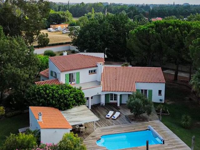 Maison de 6 pièces de luxe en vente à Le Soler, France