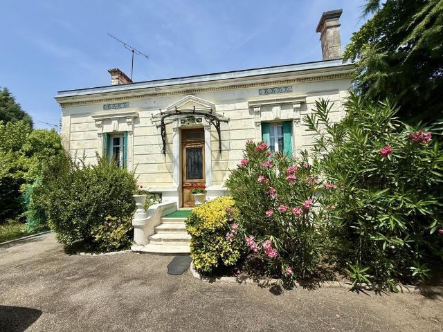 Maison de 6 pièces de luxe en vente à Libourne, France