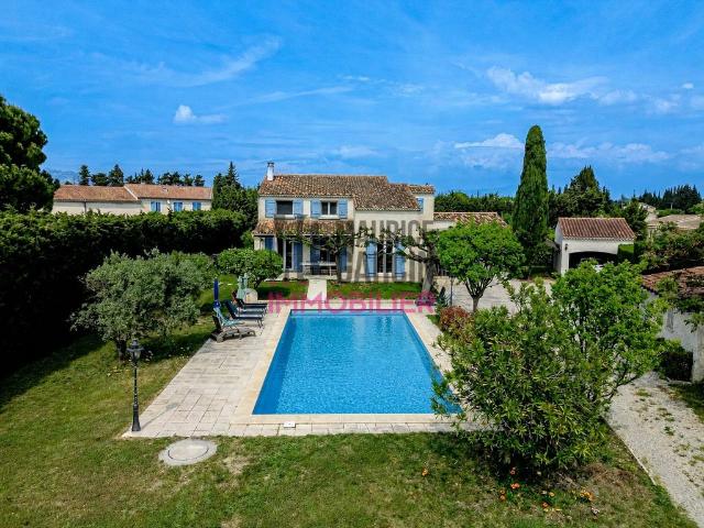 Maison de 6 pièces de luxe en vente à Loriol du Comtat, France