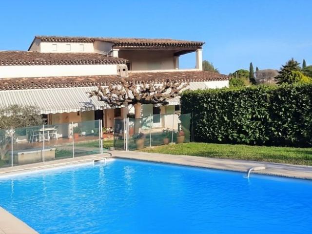 Maison de 6 pièces de luxe en vente à Peymeinade, France