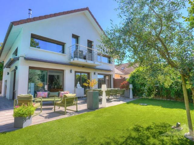 Maison de 6 pièces de luxe en vente à Prévessin Moëns, France