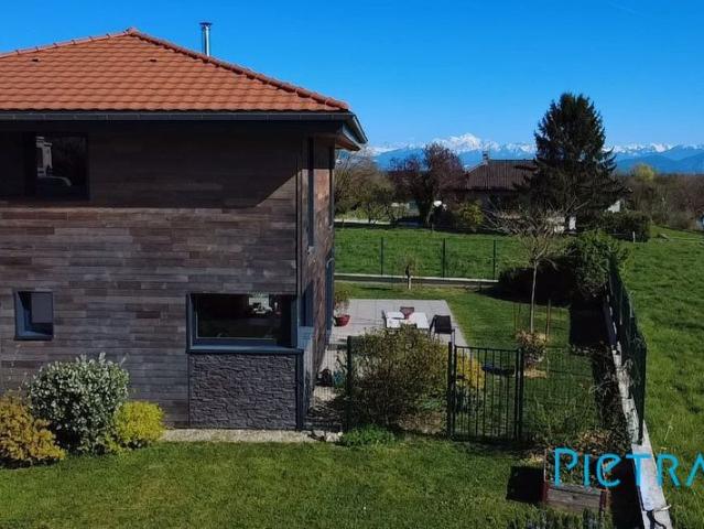 Maison de luxe de 6 pièces en vente à Échenevex, France