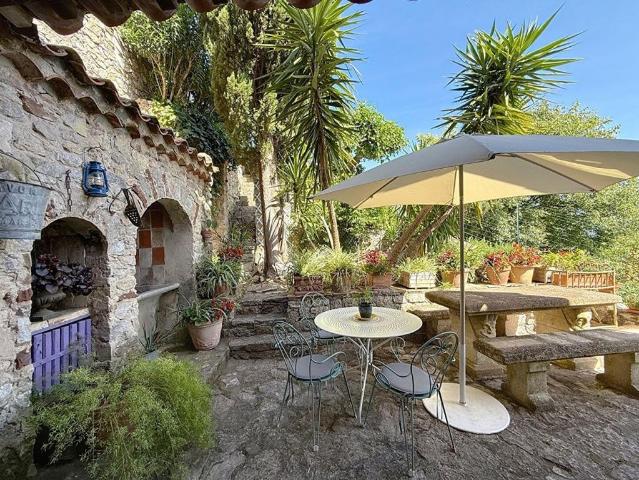 Maison de 6 pièces de luxe en vente à Solliès Ville, Provence Alpes Côte d'Azur