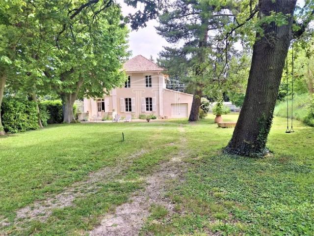 Maison de 6 pièces de luxe en vente à Sorgues, France