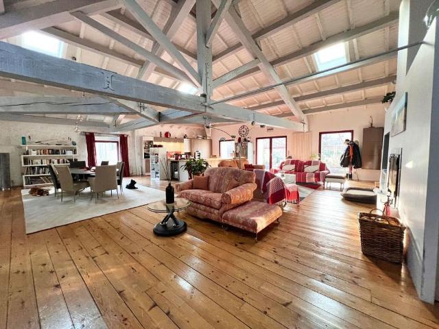 Maison de 6 pièces de luxe en vente à Tourouzelle, France