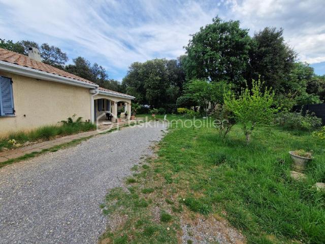 Maison de 80m² sur un grand terrain piscinable de 1459m²