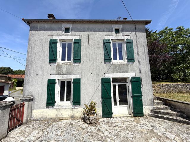 Maison de 83m2 habitables avec 2 chambres, dépendances et jardin de 1393m2