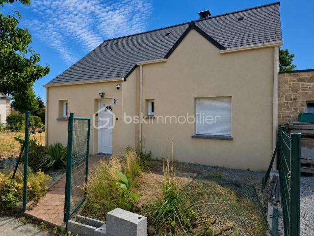 Maison de 86 m² – 3 chambres – Terrain clos de 600 m² – Garage de 40 m² – Lanhelin Mesnil Roc'h