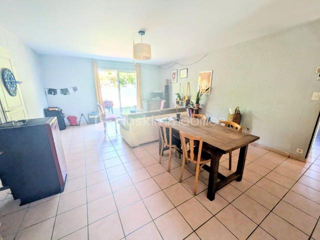 Maison de 89,59 m² à Saint Jeure D'ay