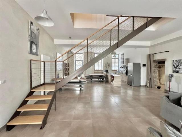 Maison de luxe de 11 pièces en vente à Castelnau Montratier, France