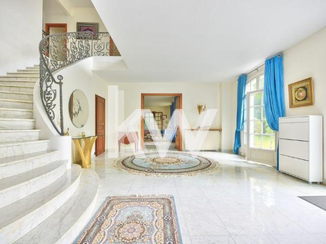 Maison de 8 chambres de luxe en vente à Le Vésinet, France