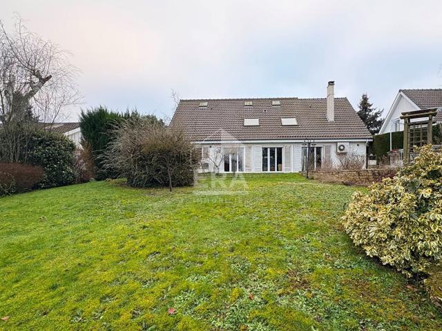 MAISON DE 8 PIECES A VENDRE A PLAISIR LES GÂTINES