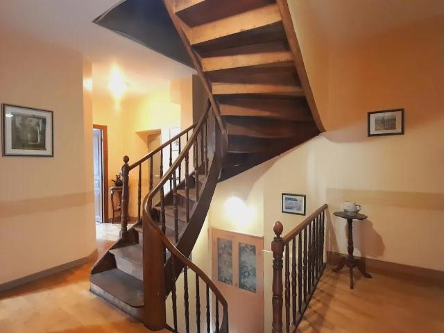 Spacieuse maison de 8 pièces à Murat sur Vèbre