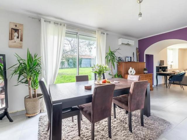 Maison de 8 pièces de 200 m2 en vente à Saint Philbert de Grand Lieu Idéale pour une grande famille