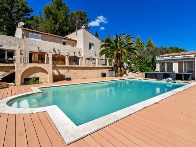 Maison de 8 pièces de 203 m² à Auriol