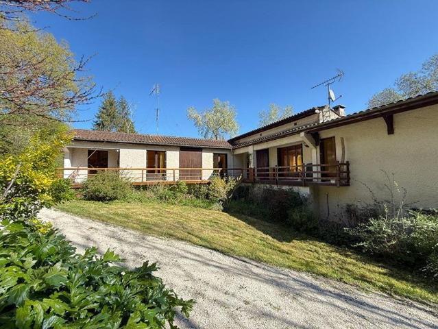 Maison de 8 pièces de luxe en vente à Marsac, France