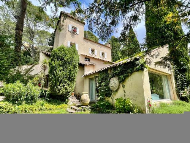 Maison de 8 pièces de luxe en vente à Béziers, Occitanie