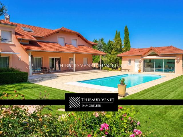 Maison de 8 pièces de luxe en vente à Bourg en Bresse, France
