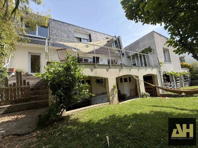 Maison de 8 pièces de luxe en vente à Brest, France