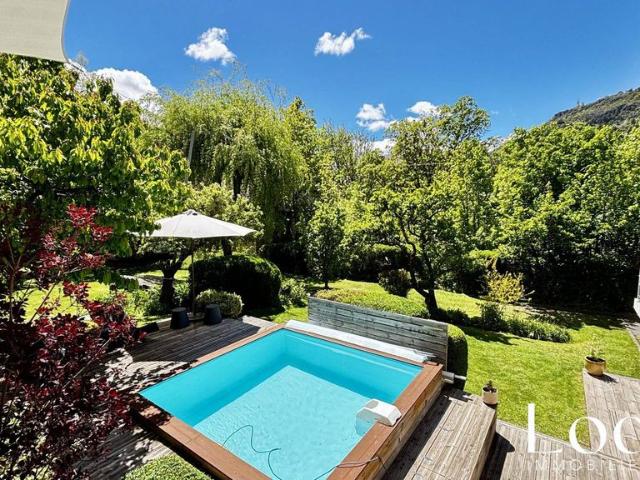 Maison de 8 pièces de luxe en vente à Briançon, Provence Alpes Côte d'Azur