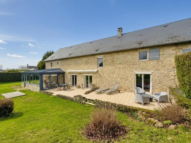 Maison de 8 pièces de luxe en vente à Carcagny, France